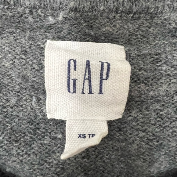 Gap Long-sleeve - Picture 2 of 2